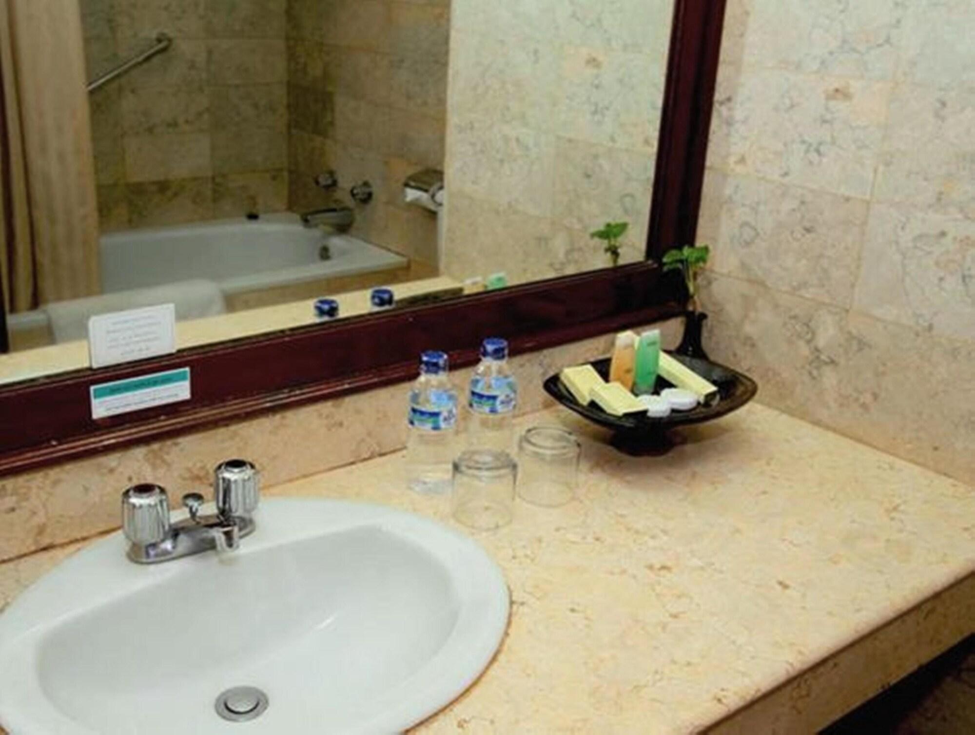 Grand Legi Hotel Mataram Exteriér fotografie