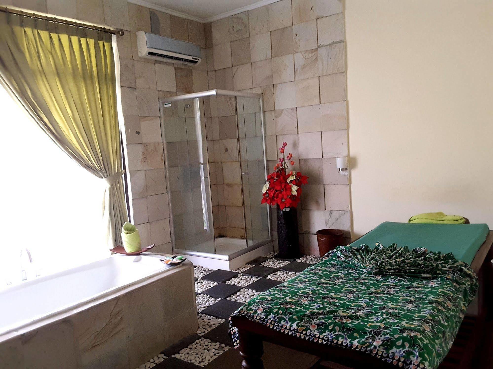 Grand Legi Hotel Mataram Exteriér fotografie