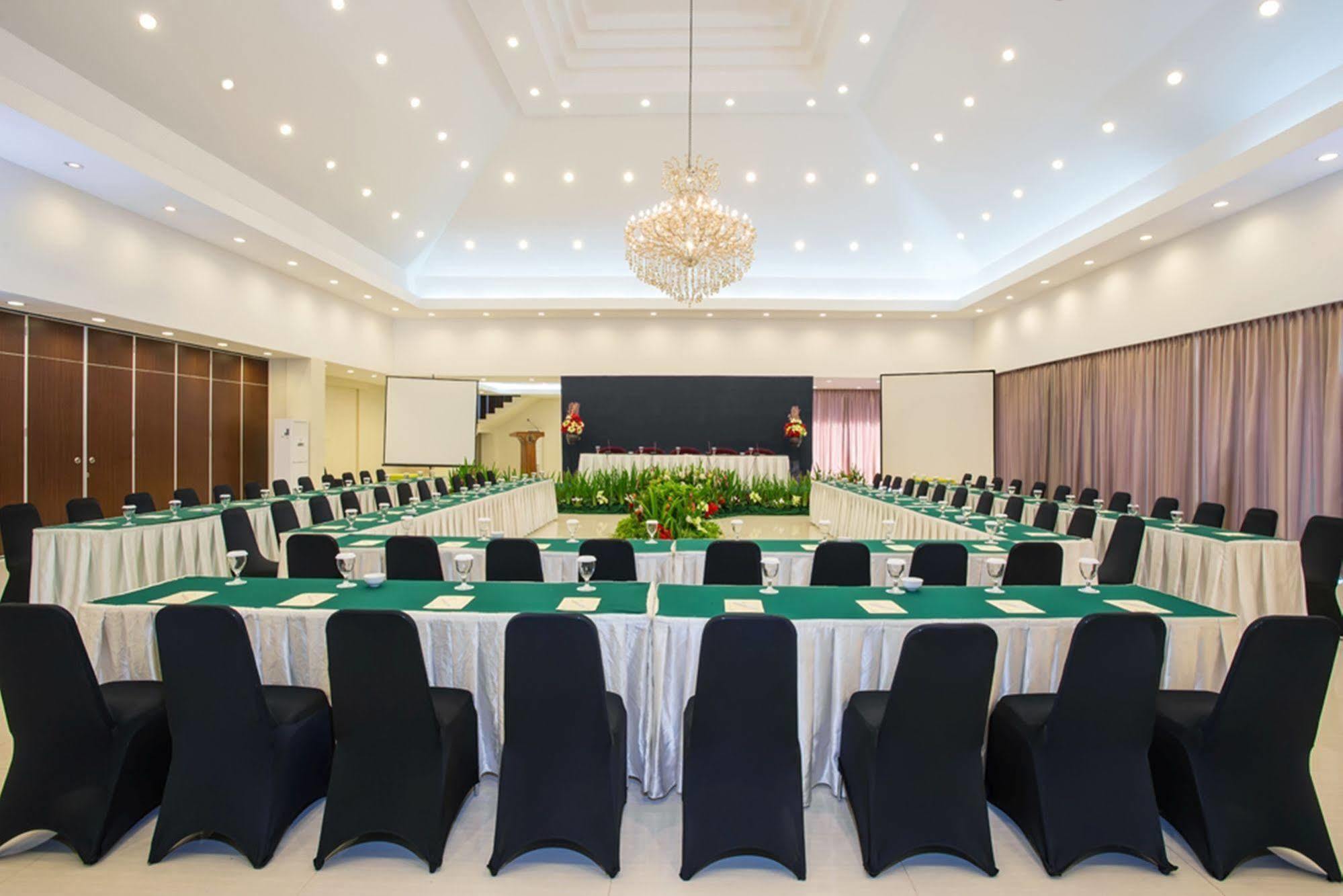 Grand Legi Hotel Mataram Exteriér fotografie