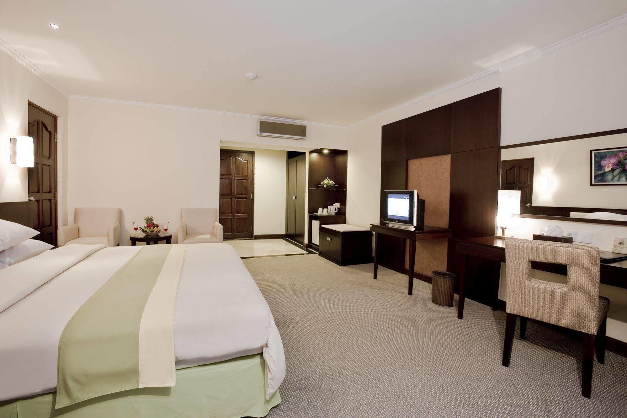 Grand Legi Hotel Mataram Exteriér fotografie
