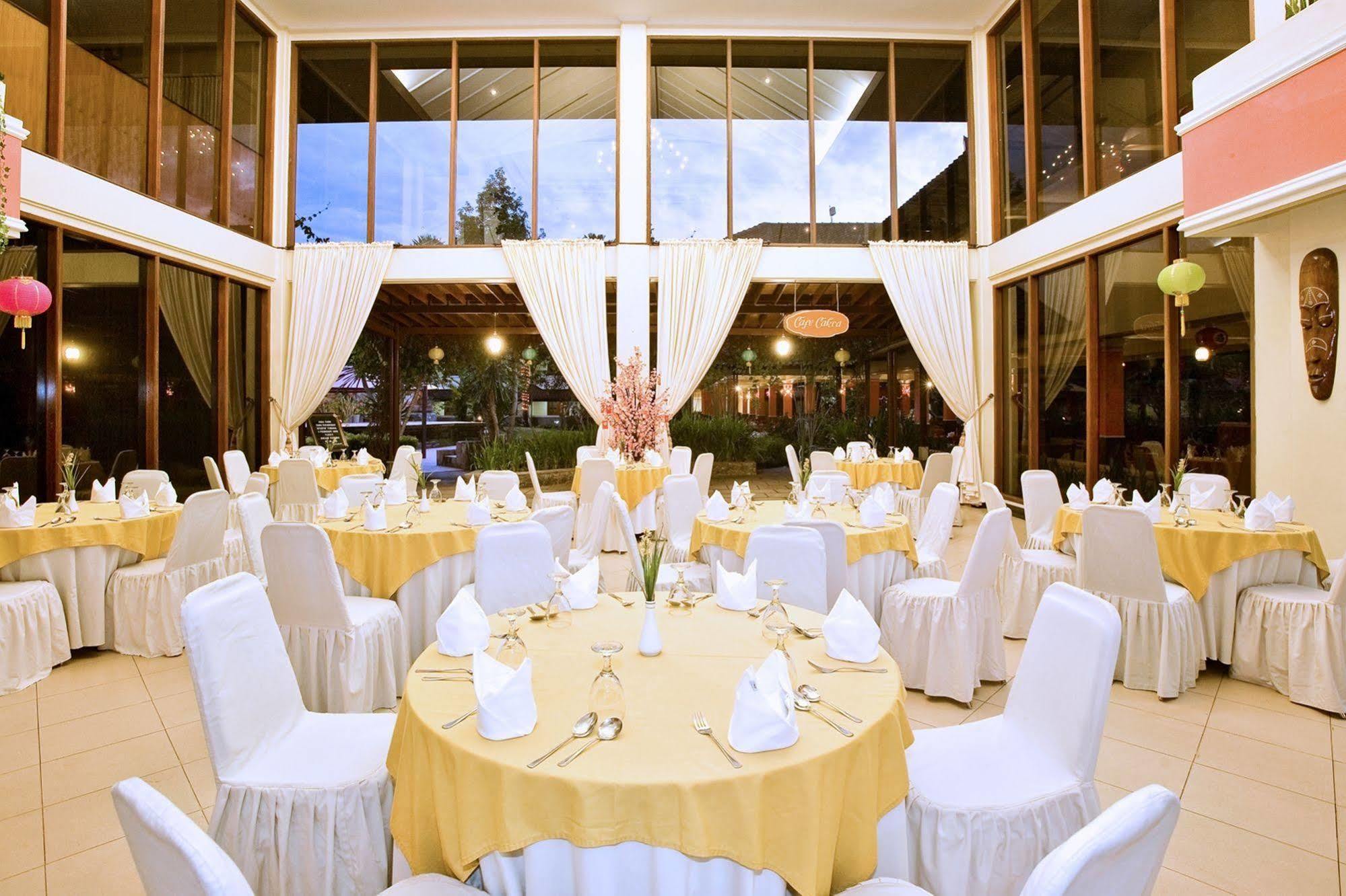 Grand Legi Hotel Mataram Exteriér fotografie